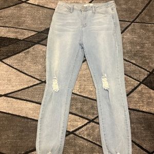 California Vintage Ripped Knee Skinny Jeans